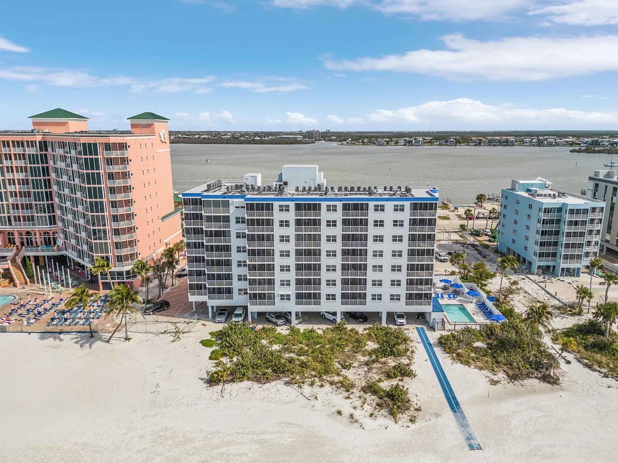 Fantastic Gulf Front Condo On The North End Of The Island - Beach Villas # 504 Condo Fort Myers Beach Eksteriør bilde